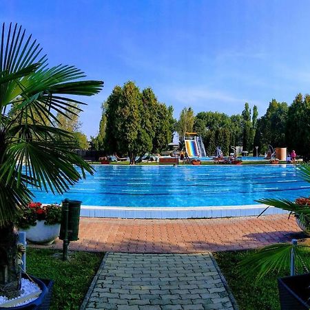 Hotel Forras Komárom Εξωτερικό φωτογραφία