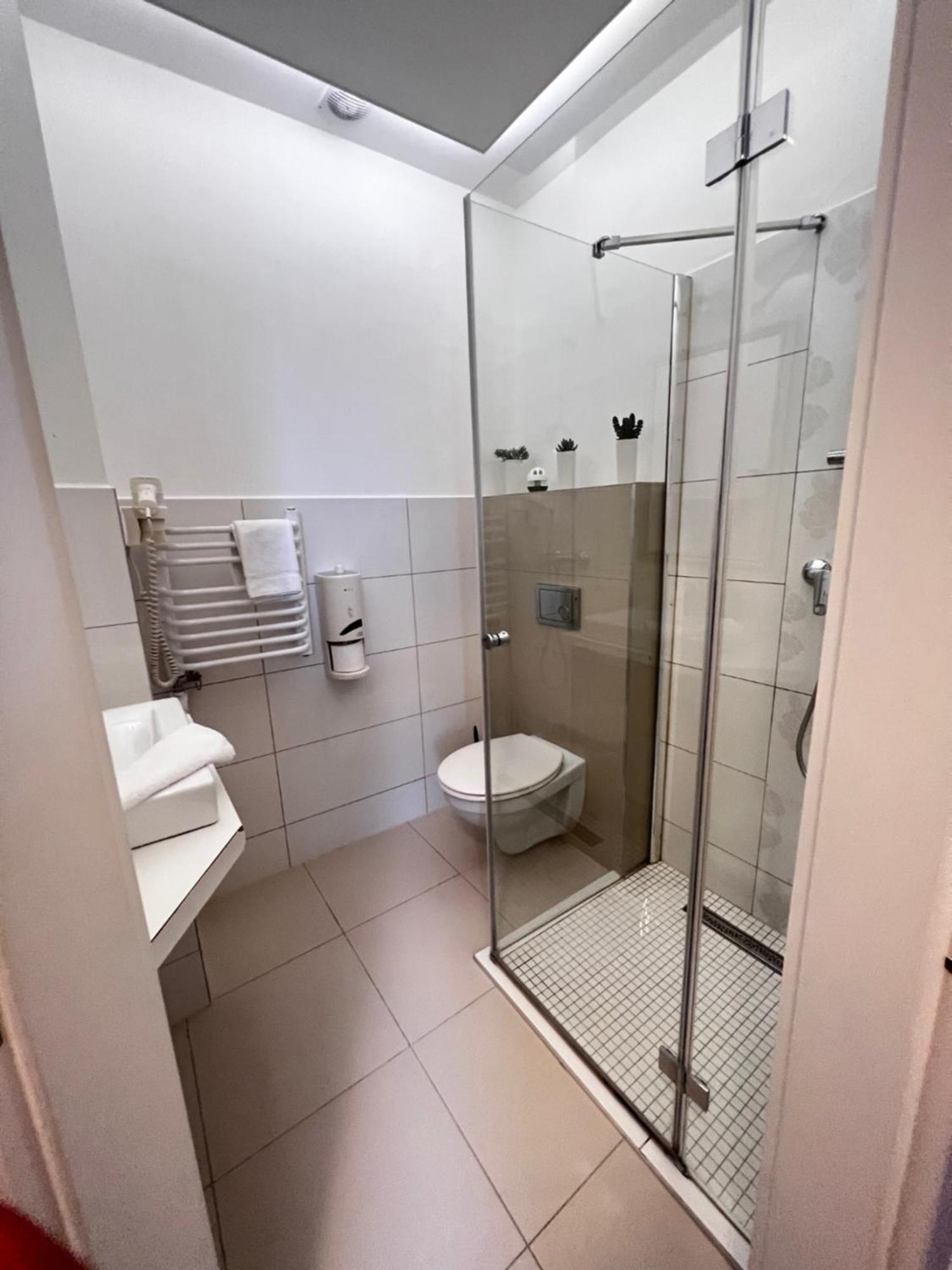 Hotel Forras Komárom Εξωτερικό φωτογραφία