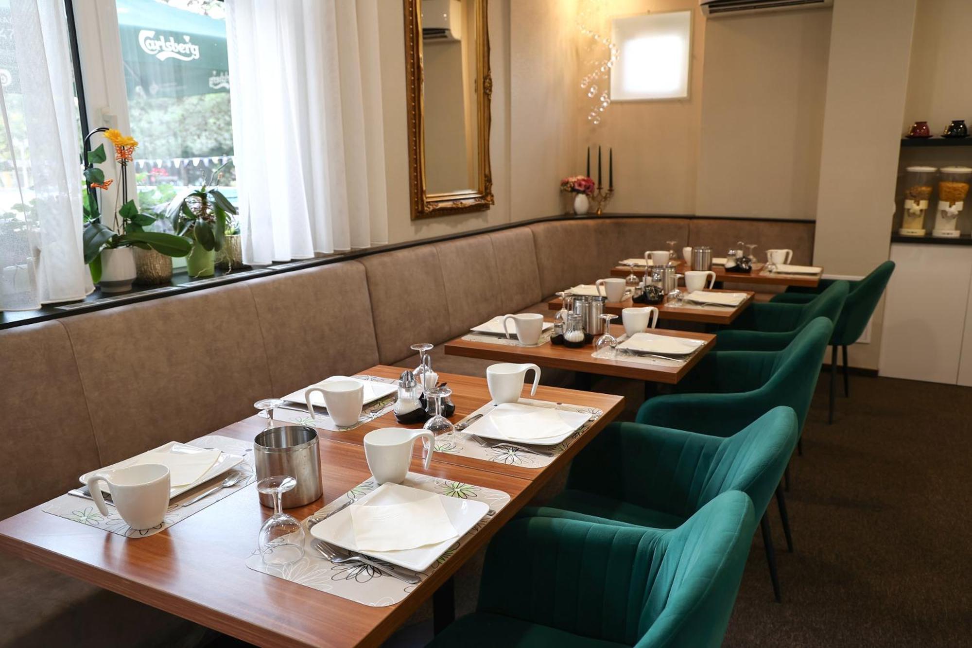 Hotel Forras Komárom Εξωτερικό φωτογραφία