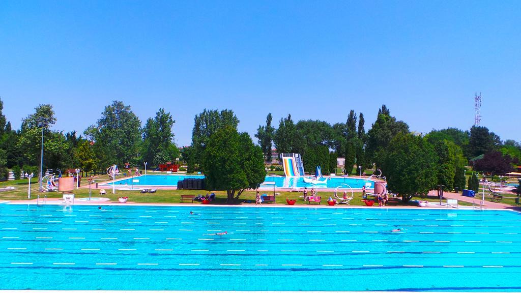 Hotel Forras Komárom Εξωτερικό φωτογραφία